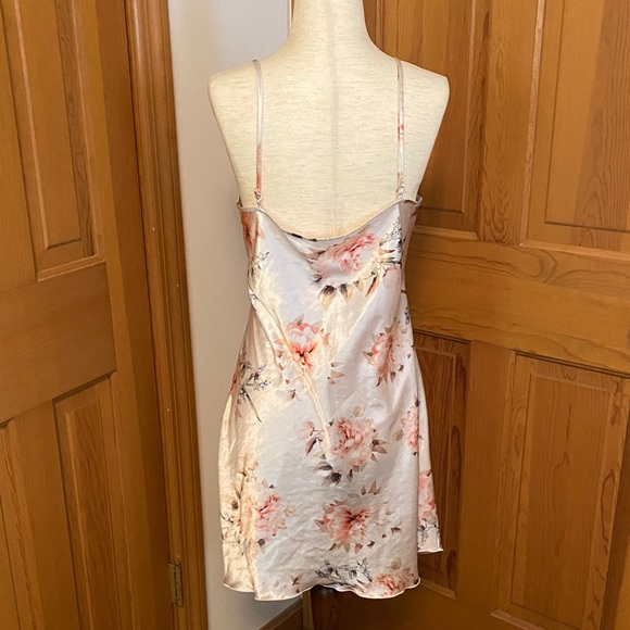 Floral Satin Robe Set - Picture 4 of 5